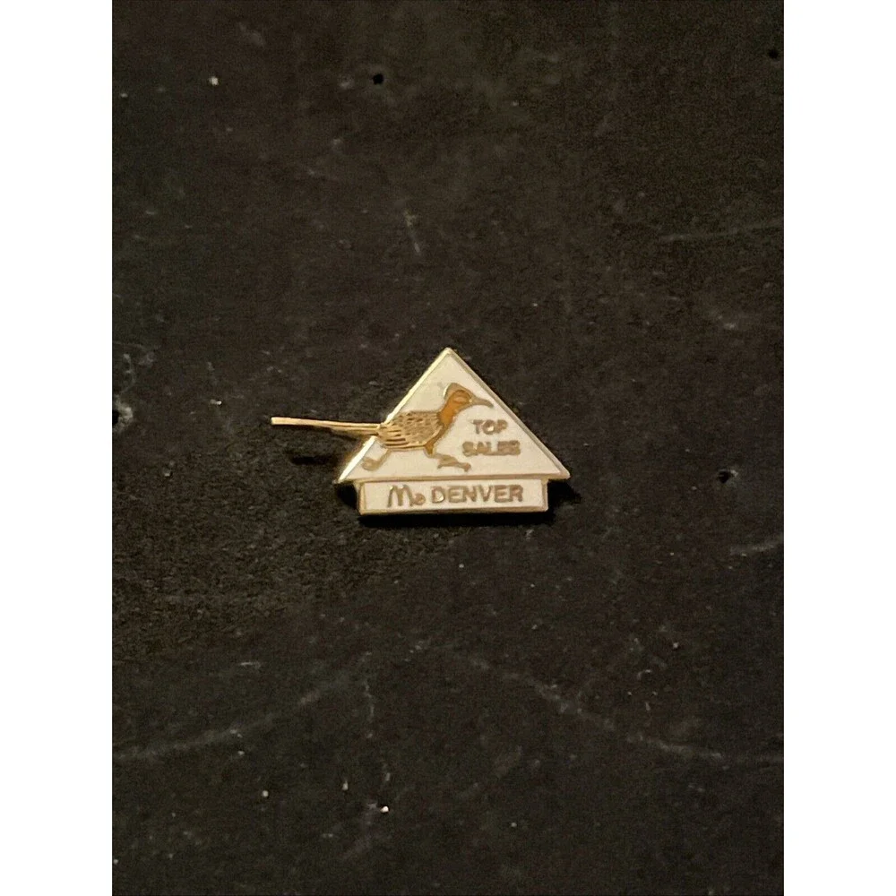 McDonald’s Denver Colorado‎ Top Sales Road Runner Employee Lapel Hat Pin